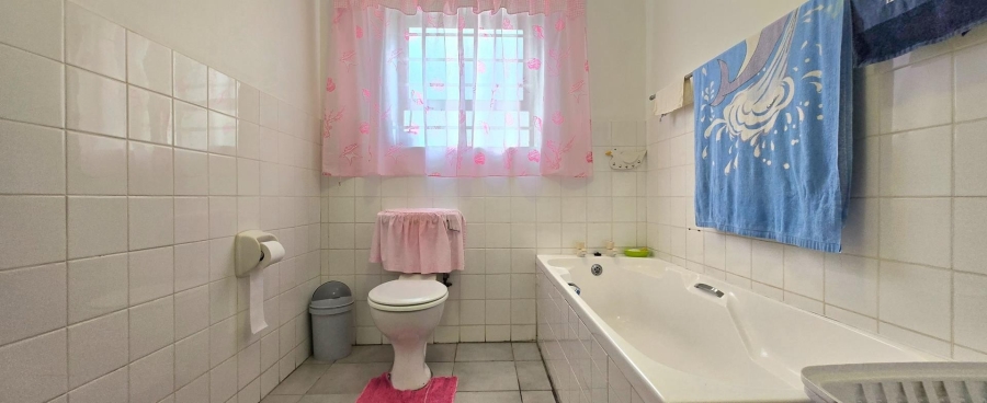 3 Bedroom Property for Sale in Franskraal Western Cape